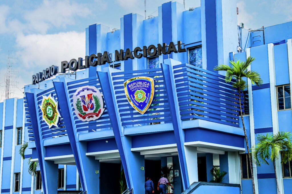 Valiente denuncia de niño de 12 años permite el rescate de 14 menores en San Cristóbal; investigan presunta trata y explotación laboral