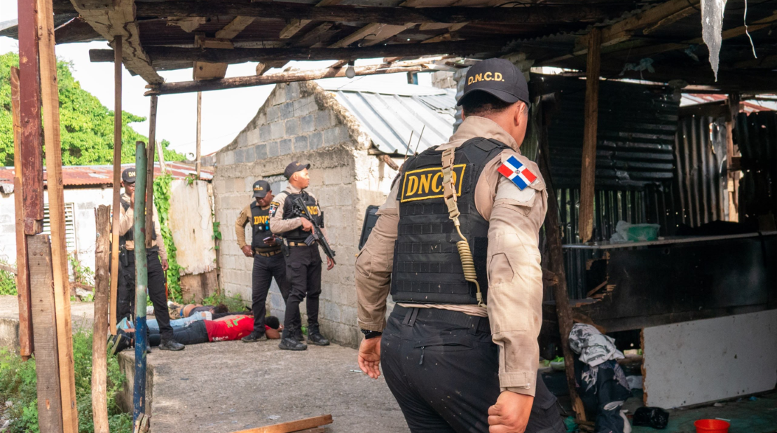 DESMANTELAN REDES DE MICROTRÁFICO: DNCD CAPTURA A 45 PERSONAS E INCAUTA MÁS DE 13 KILOS DE DROGAS EN OPERATIVOS SIMULTÁNEOS