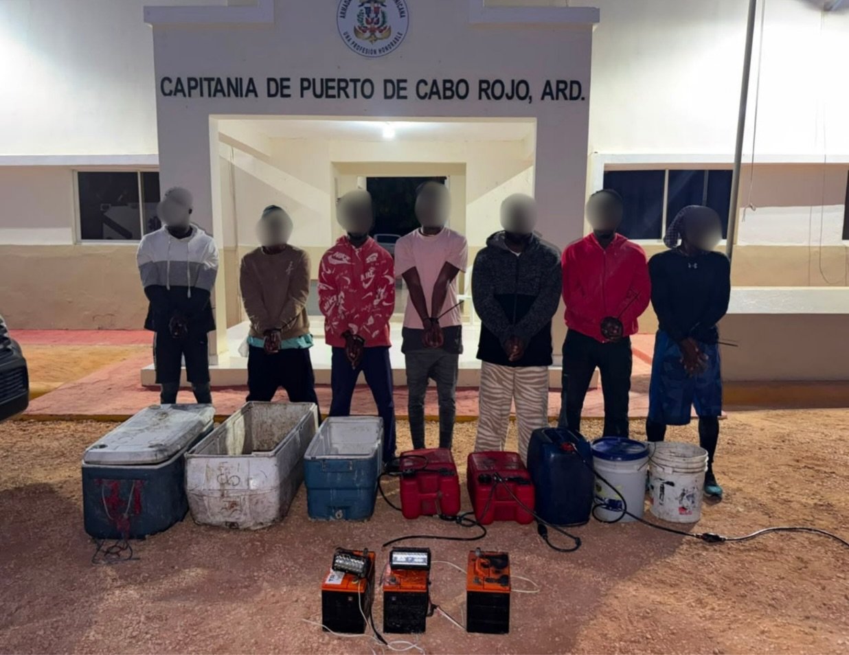 Frustran viaje ilegal a Puerto Rico en costas de Miches: arrestan a cinco ciudadanos chinos y dos haitianos