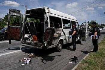 AL MENOS CINCO MUERTOS Y SIETE HERIDOS TRAS UN ATAQUE RUSO CON DRON CONTRA UN AUTOBÚS EN DNIPROPETROVSK